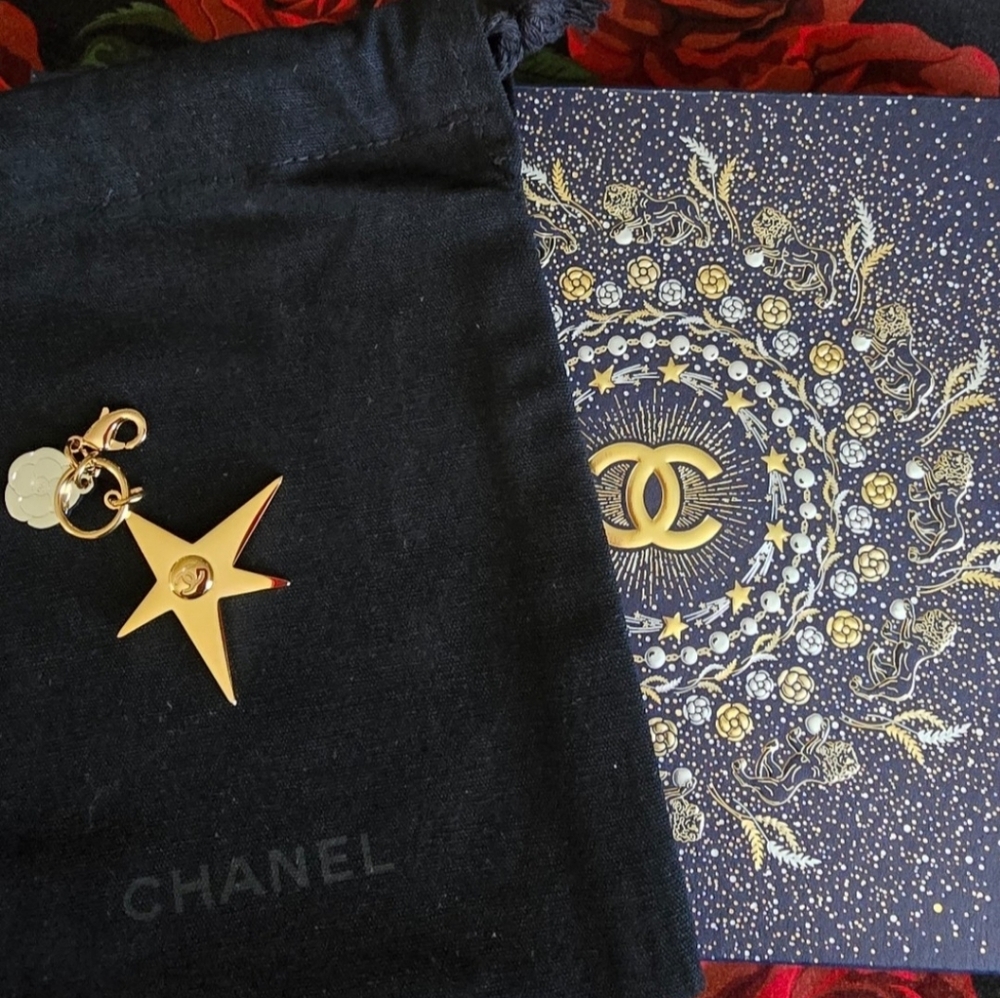 Chanel 2025 Holiday Charms X2 New - Picture 7 of 7